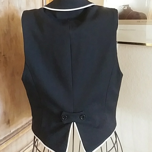 Forever 21 women's vest. - Picture 2 of 5